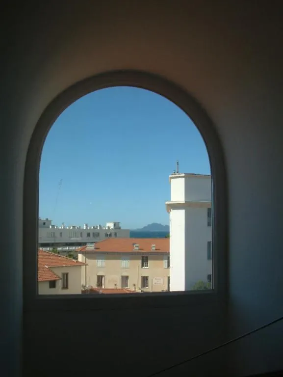 Hotel Villa D'Elsa Juan-les-Pins 3*,